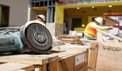 How Contractors Keep Up With Construction Industry Trends