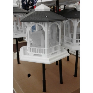Deluxe Gazebo Feeder W/ Pole $39.99