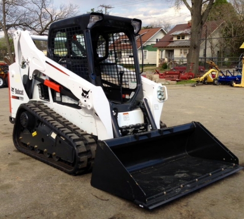 Bobcat T590 Tracked Loaders (Open Cab) (Hand and Foot Controls)